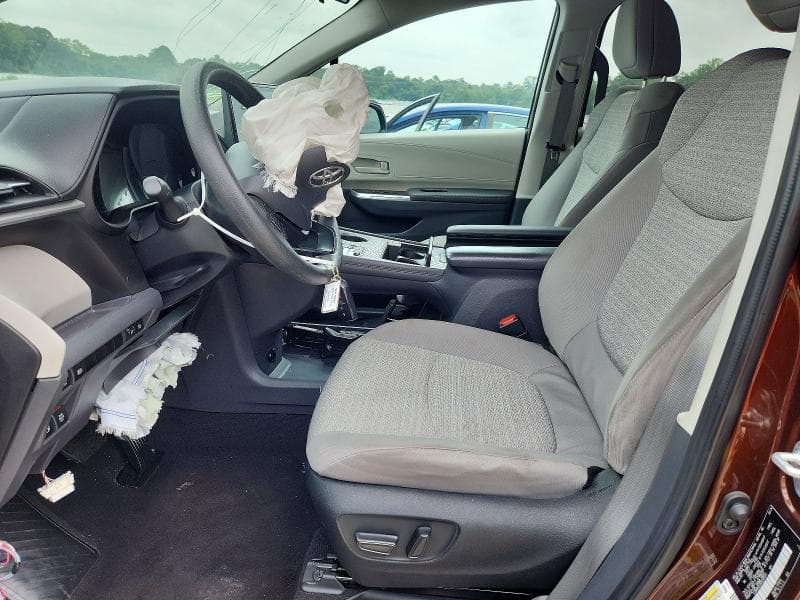 2024 TOYOTA SIENNA LE 7