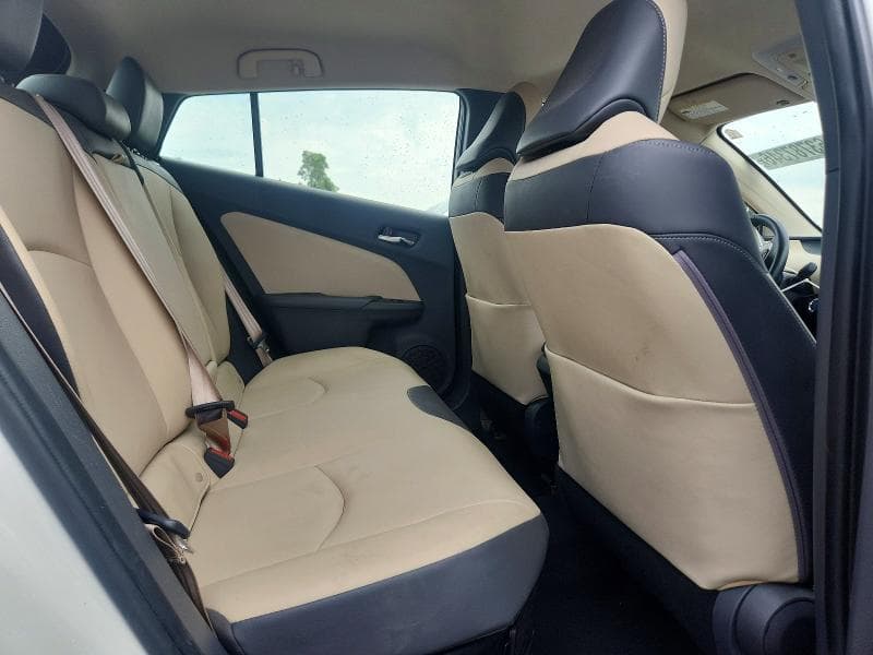 2017 TOYOTA PRIUS FOUR 11