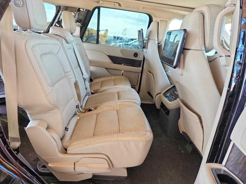 2019 LINCOLN NAVIGATOR RESERVE 11