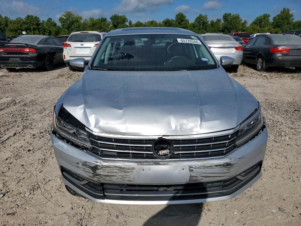 2018 VOLKSWAGEN PASSAT SE 5