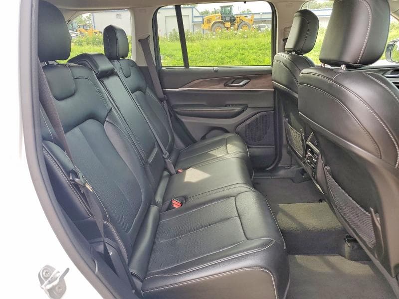 2023 JEEP GRAND CHEROKEE LIMITED 11
