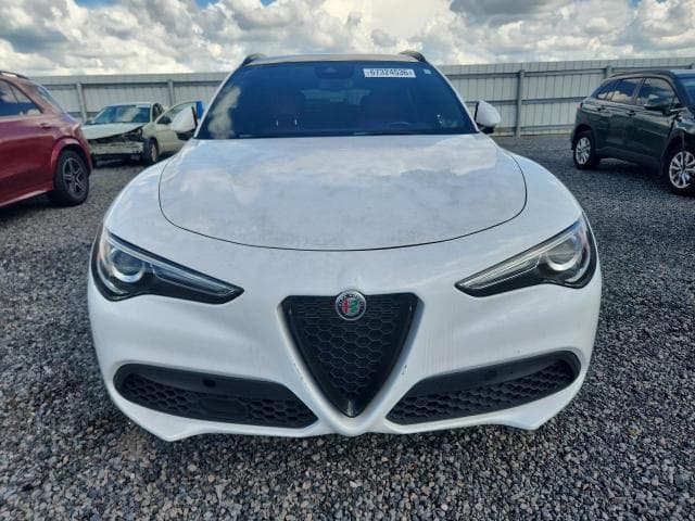 2022 ALFA ROMEO STELVIO 5