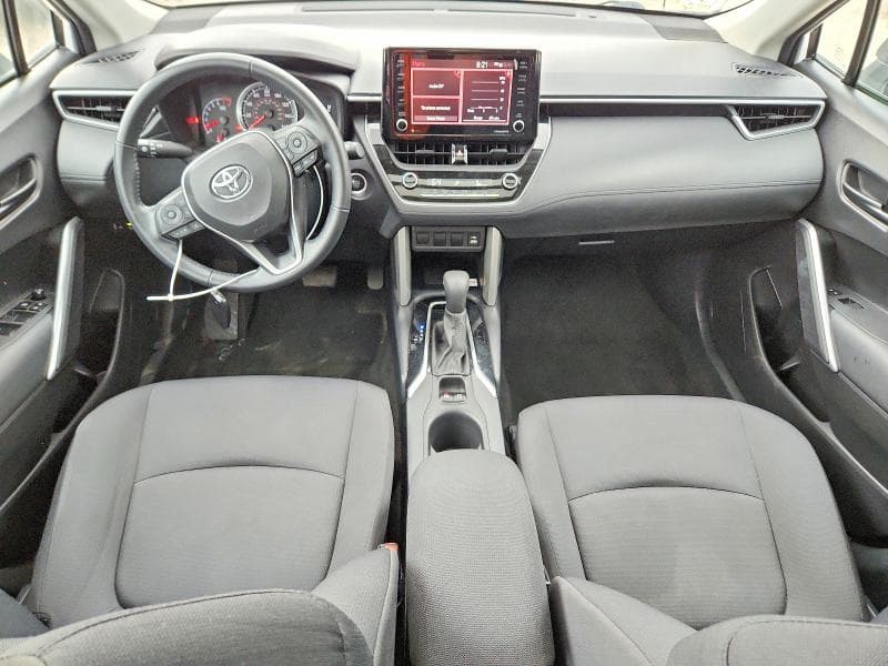 2022 TOYOTA COROLLA CROSS LE 8