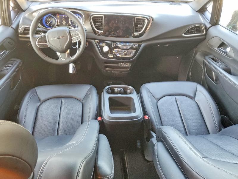 2025 CHRYSLER PACIFICA SELECT 8