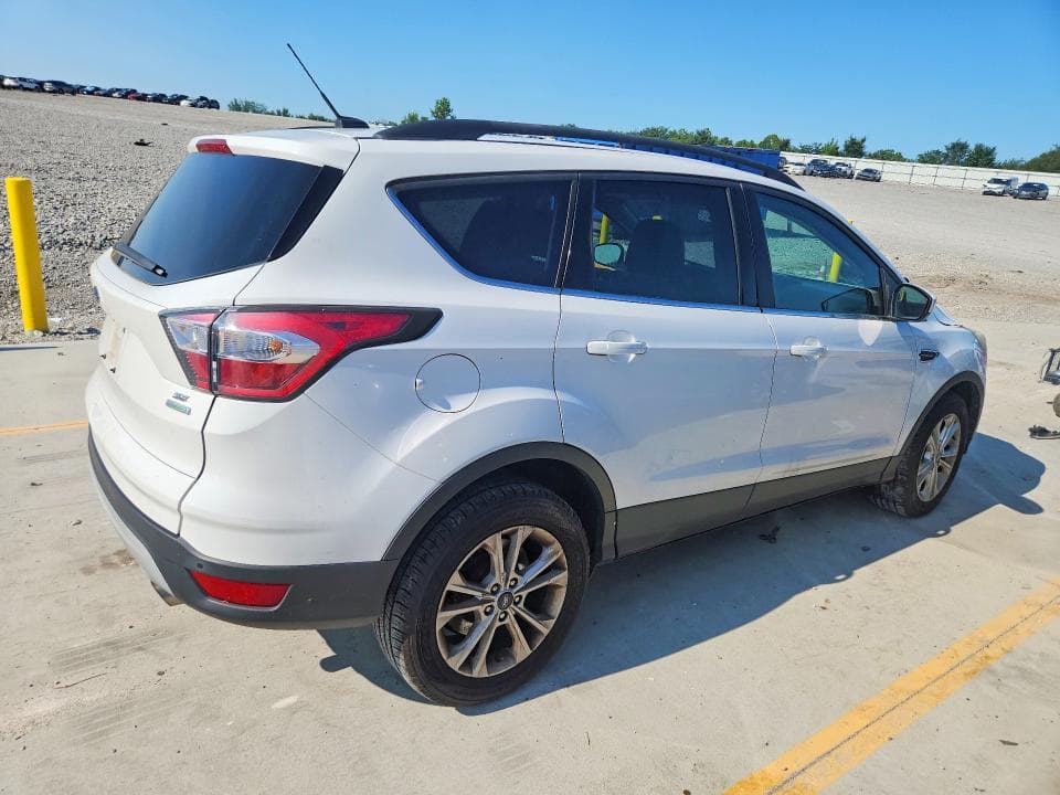 2017 FORD ESCAPE SE 3