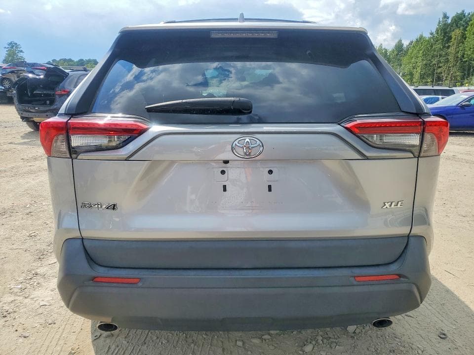 2021 TOYOTA RAV4 XLE 6