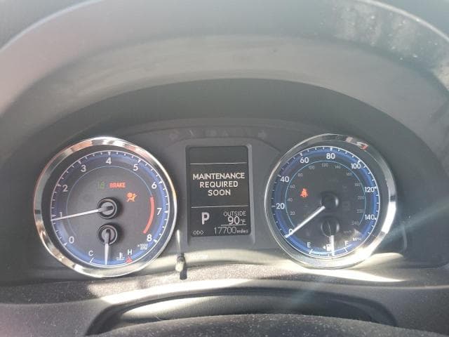 2018 TOYOTA COROLLA LE 9