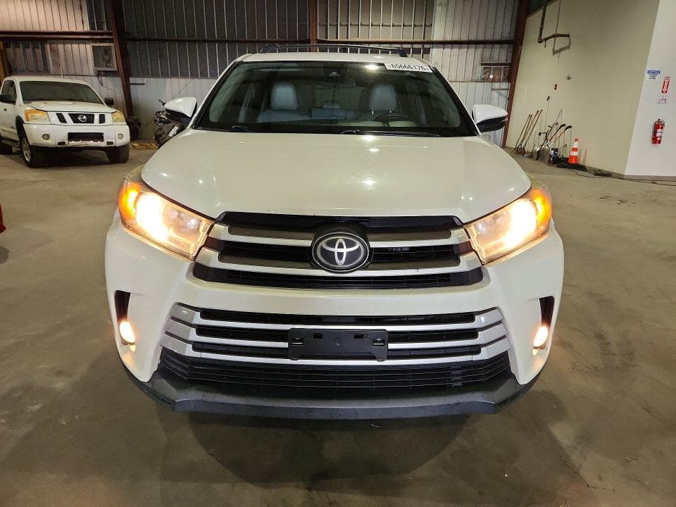 2017 TOYOTA HIGHLANDER LE PLUS 5