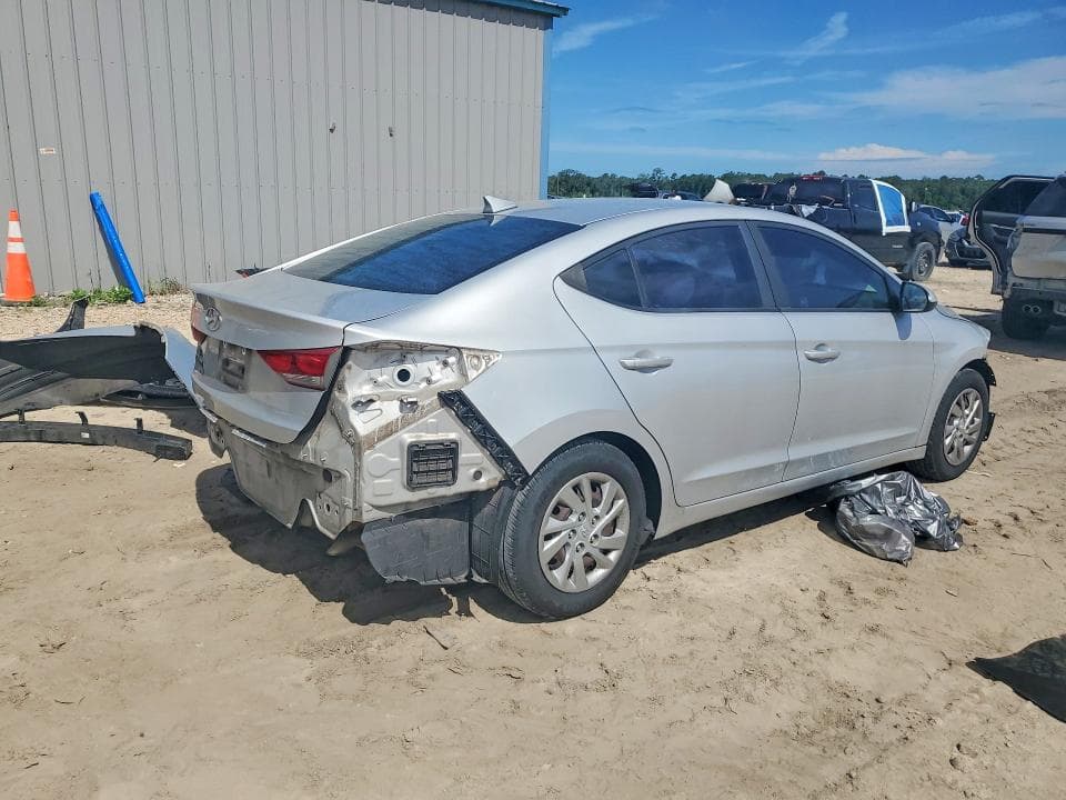 2017 HYUNDAI ELANTRA SE 3