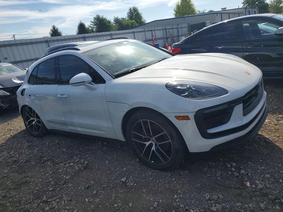 2024 PORSCHE MACAN BASE 4