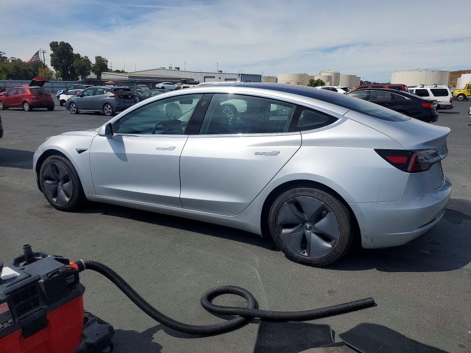 2018 TESLA MODEL 3 2