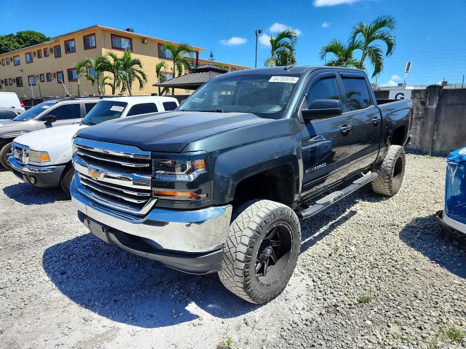2018 CHEVROLET SILVERADO K1500 LT - 1
