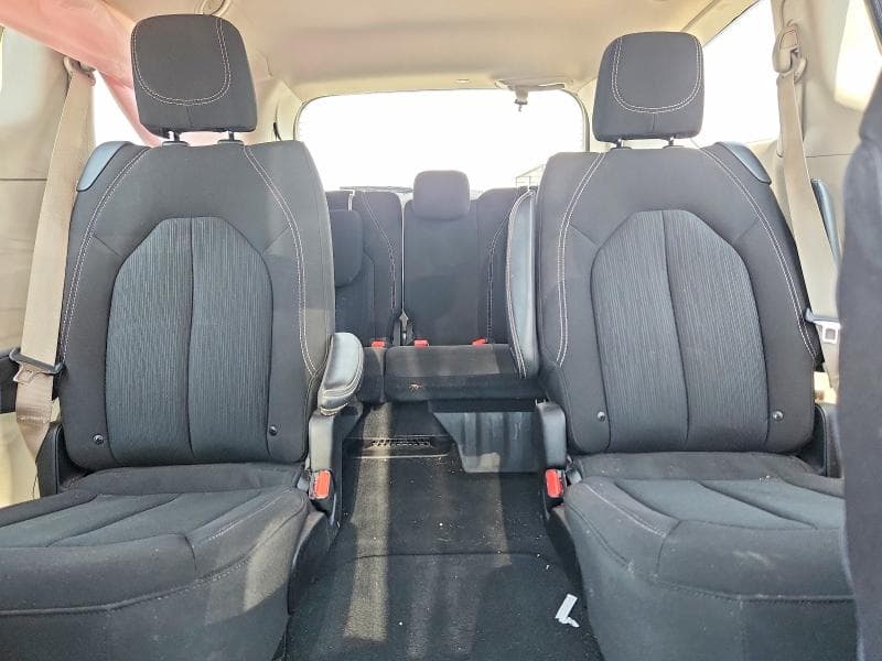 2023 CHRYSLER VOYAGER LX 10