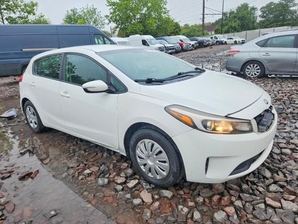 2017 KIA FORTE5 LX 4