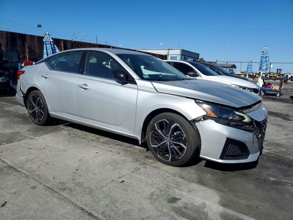 2024 NISSAN ALTIMA SR 4