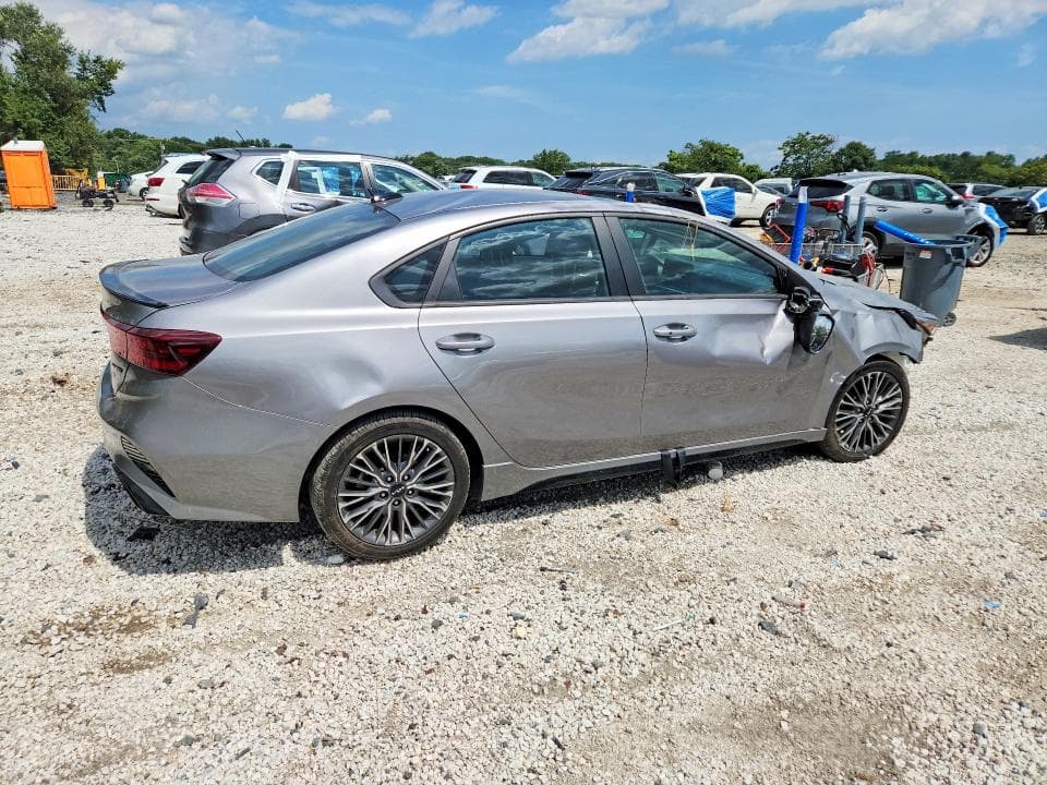 2023 KIA FORTE GT LINE 3