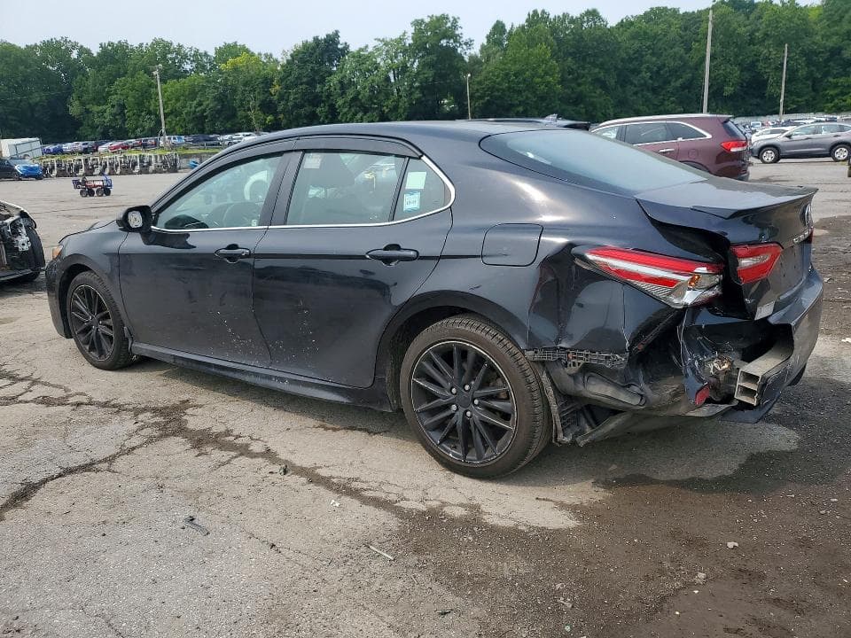 2018 TOYOTA CAMRY SE 2