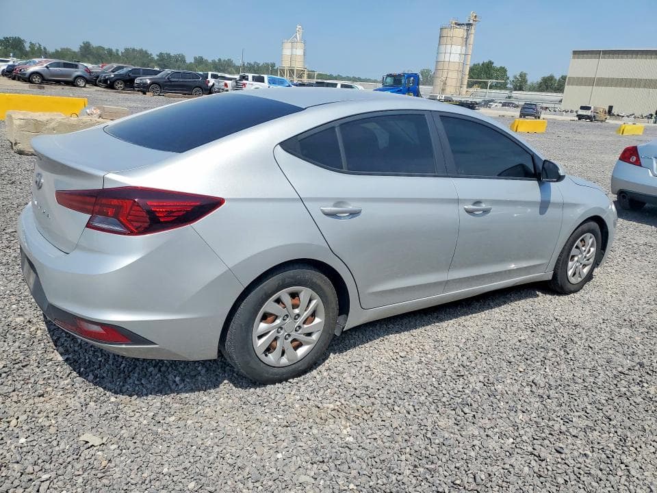 2019 HYUNDAI ELANTRA SE 3