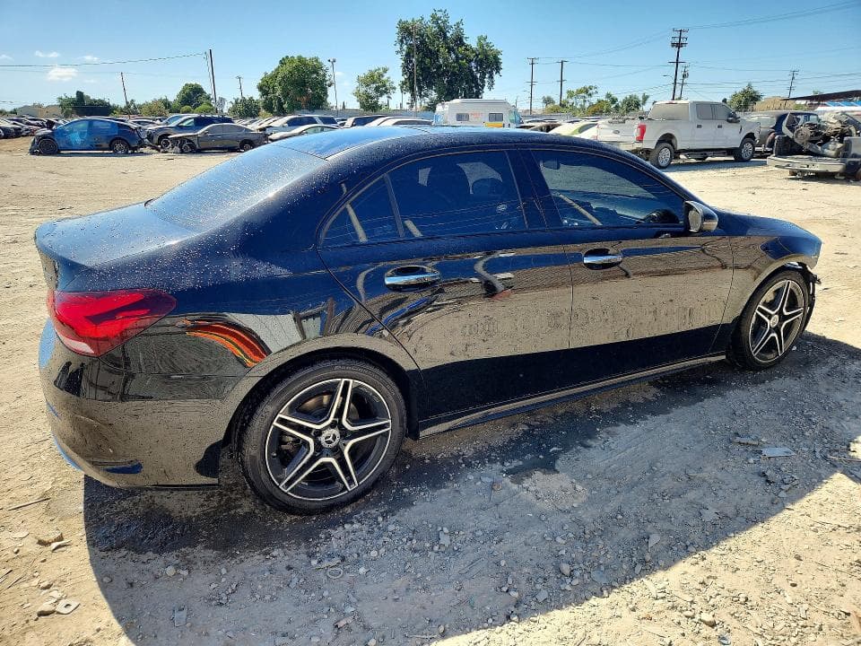 2019 MERCEDES-BENZ A 220 4MATIC 3