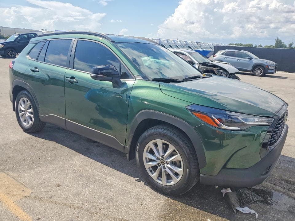 2025 TOYOTA COROLLA CROSS LE 4