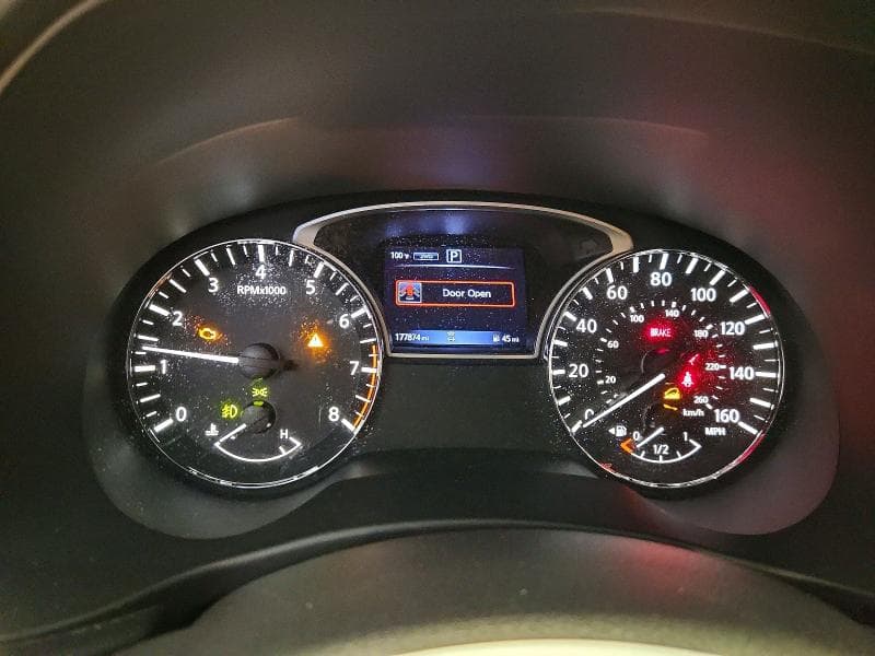 2018 NISSAN PATHFINDER SV 9