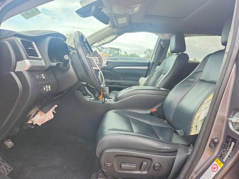 2018 TOYOTA HIGHLANDER XLE 7