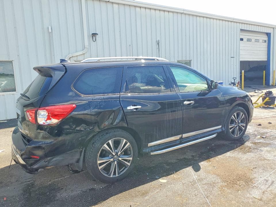 2020 NISSAN PATHFINDER PLATINUM 3