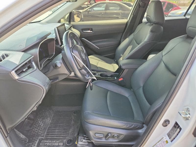 2022 TOYOTA COROLLA CROSS XLE 7