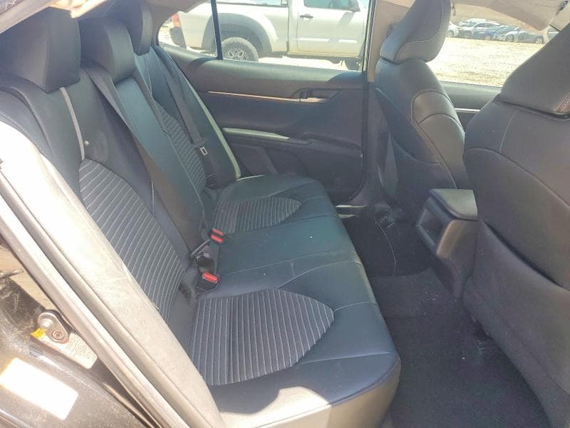 2019 TOYOTA CAMRY SE 10