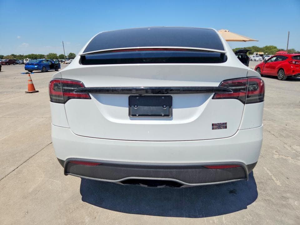 2026 TESLA MODEL X 6