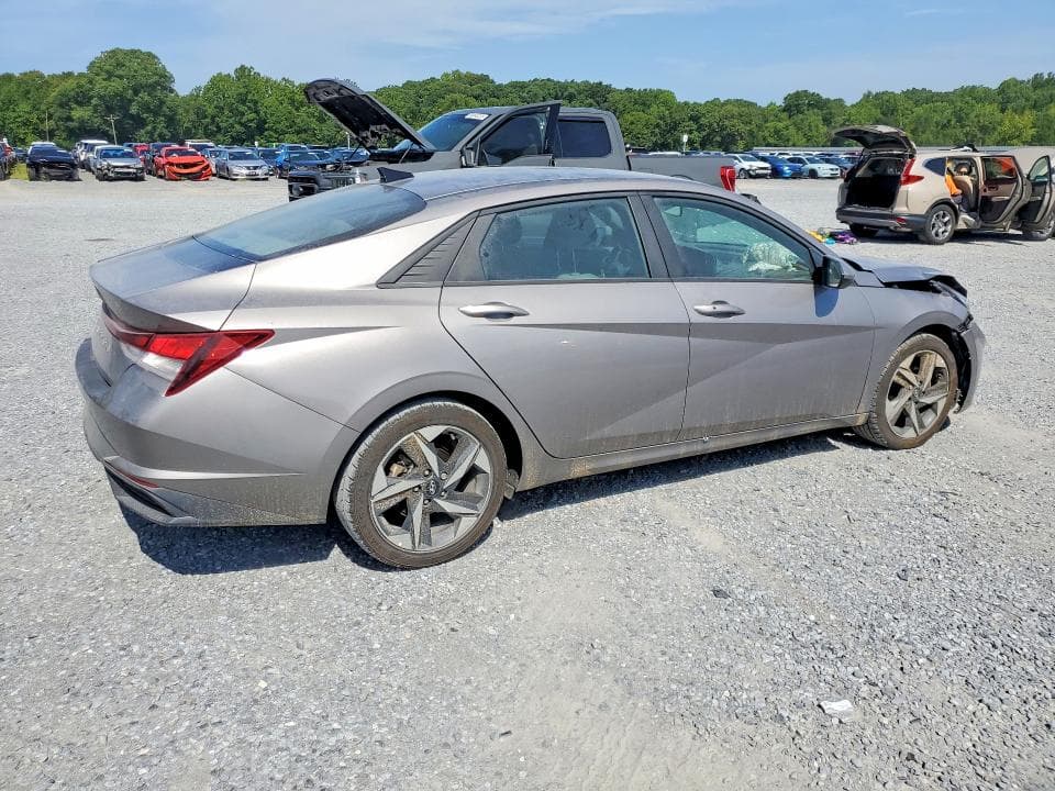 2023 HYUNDAI ELANTRA SEL 3