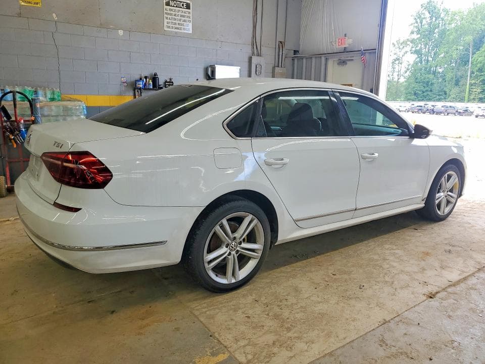 2017 VOLKSWAGEN PASSAT S 3