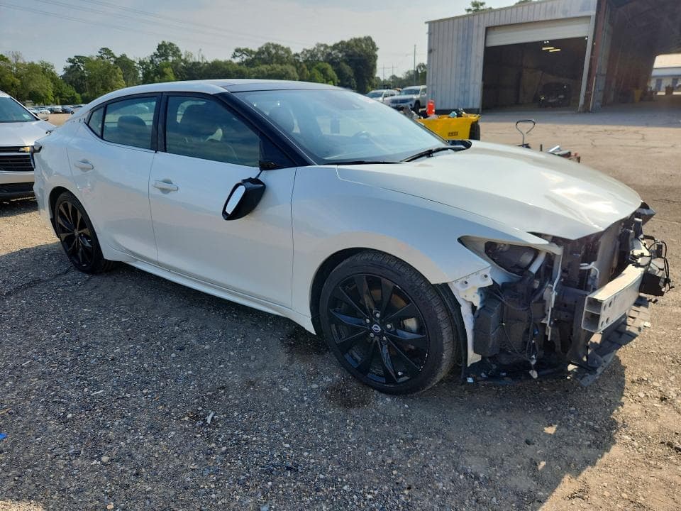 2023 NISSAN MAXIMA SR 4