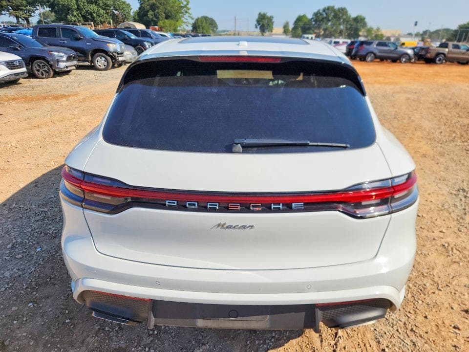 2023 PORSCHE MACAN BASE 6