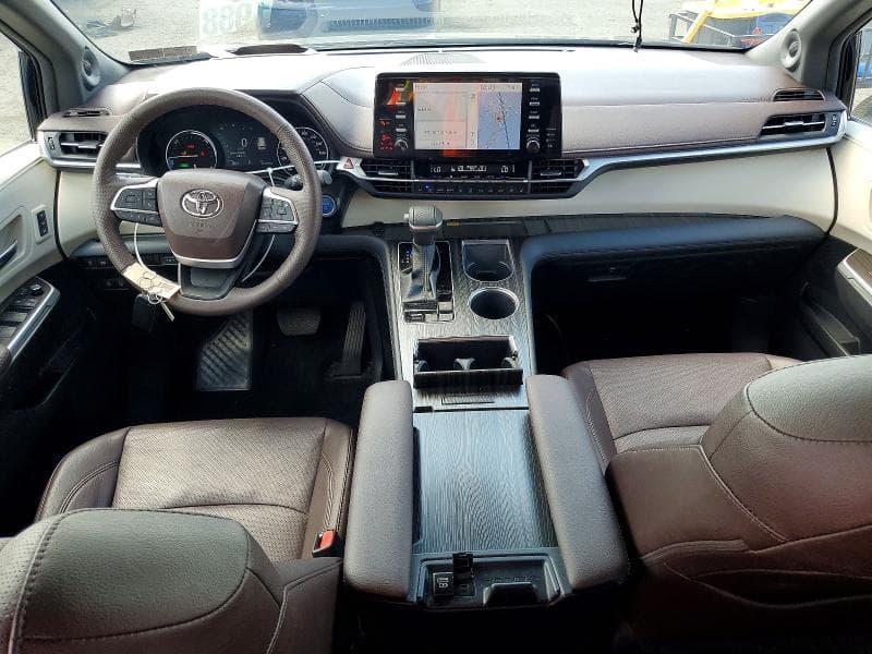 2024 TOYOTA SIENNA PLATINUM 7-PASSENGER 8