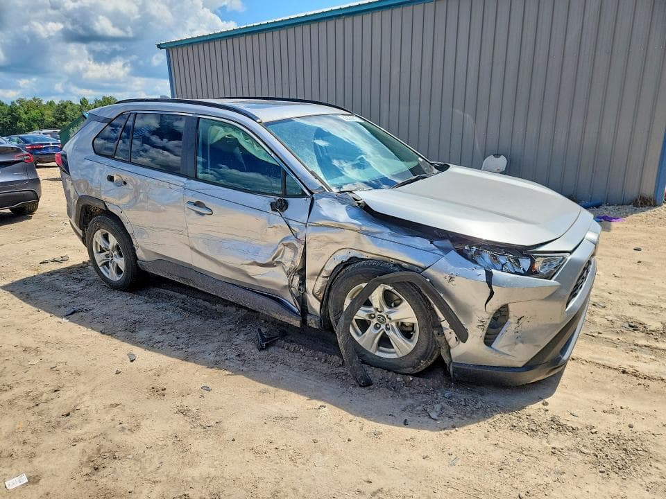 2021 TOYOTA RAV4 XLE 4