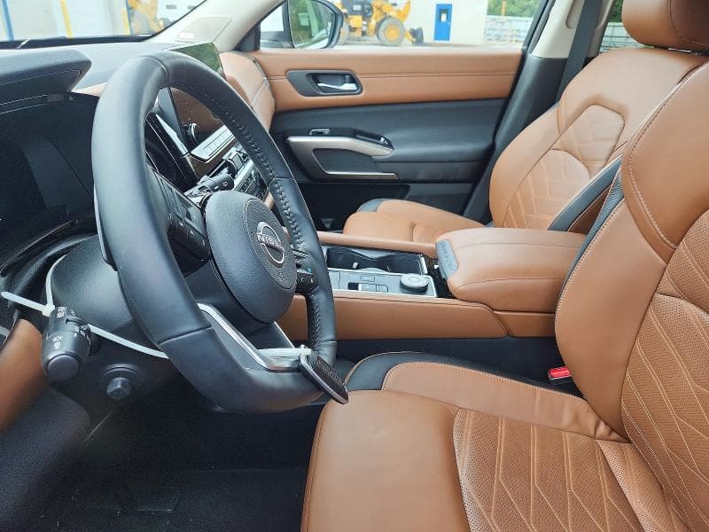 2025 NISSAN PATHFINDER PLATINUM 7