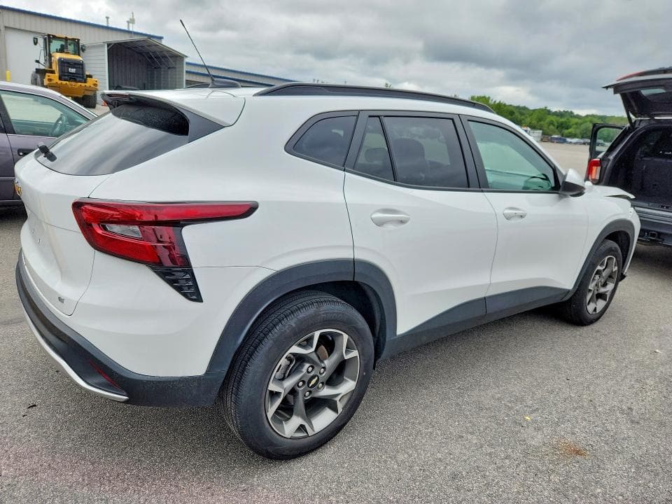 2025 CHEVROLET TRAX 1LT 3