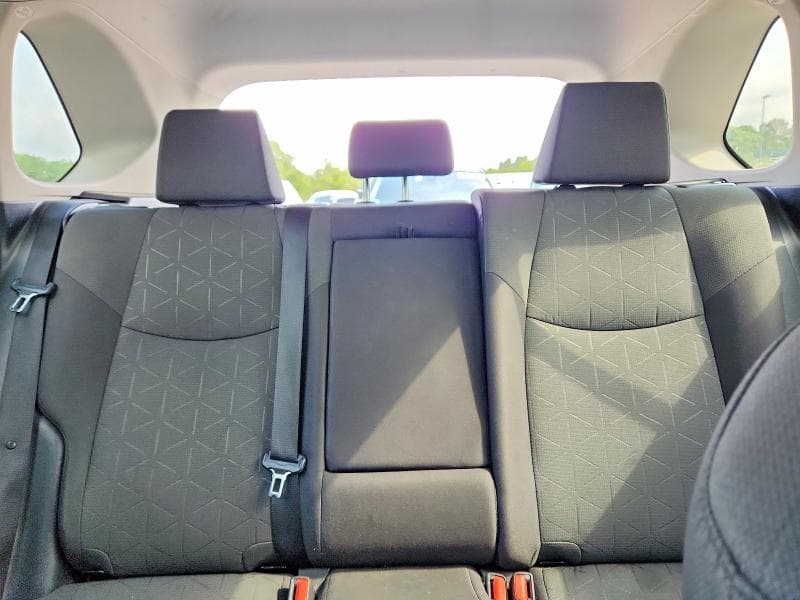2021 TOYOTA RAV4 XLE 10