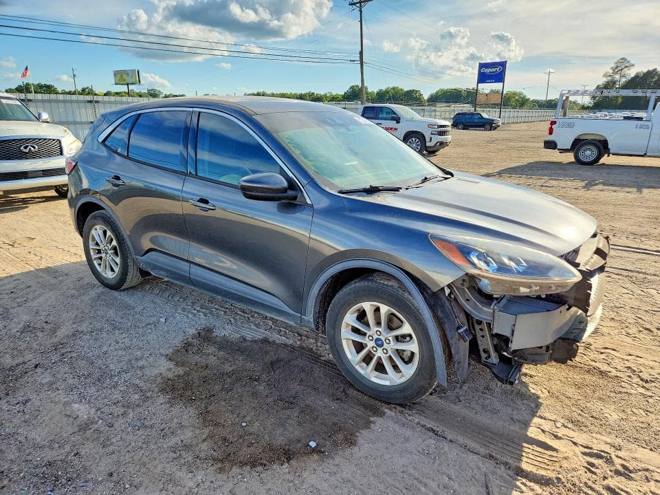 2020 FORD ESCAPE SE 4