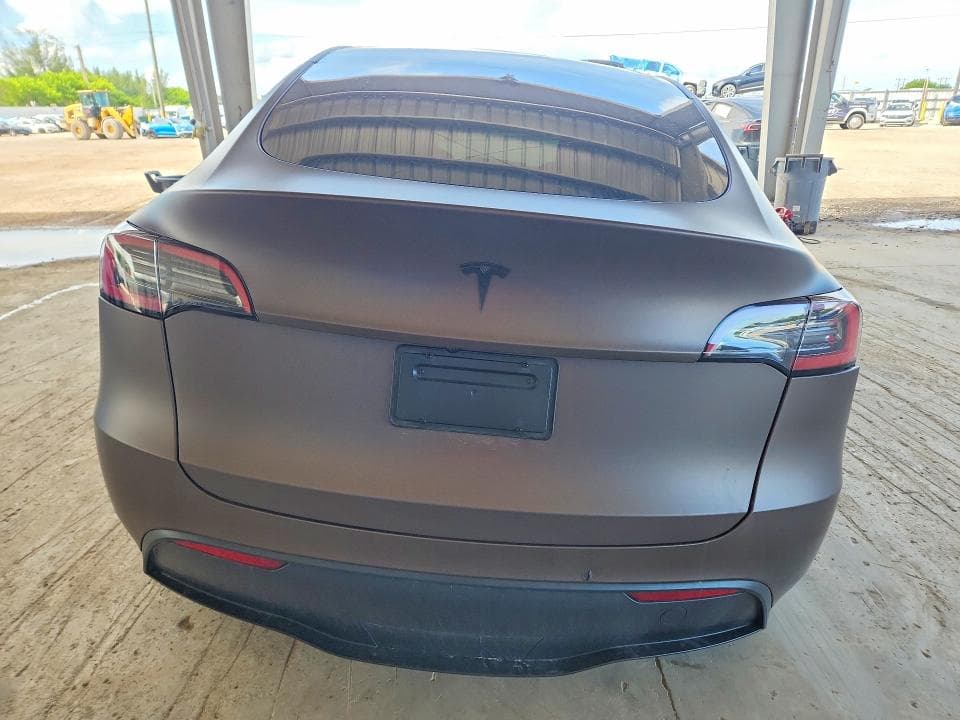 2023 TESLA MODEL Y 6