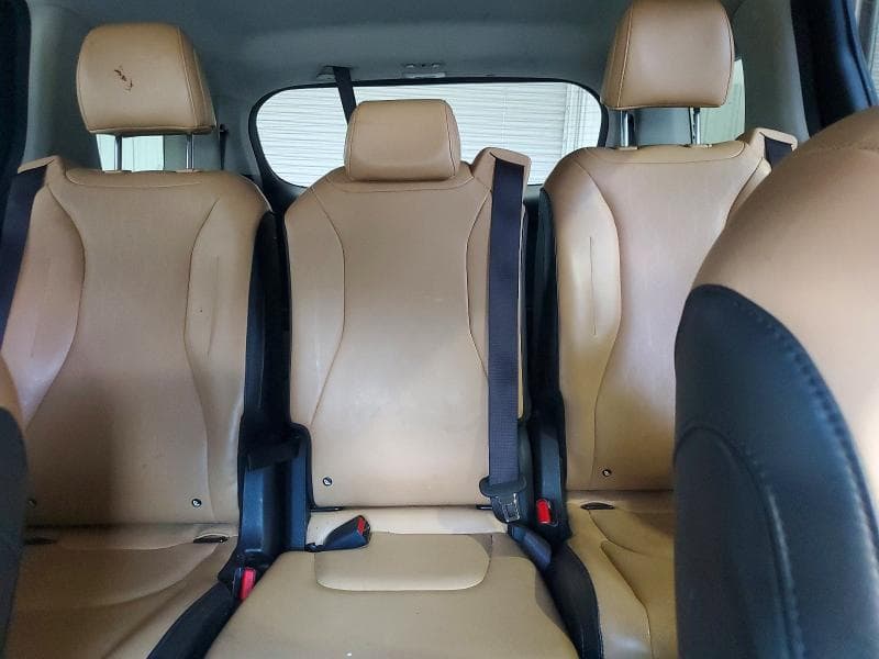 2023 KIA CARNIVAL LX 10