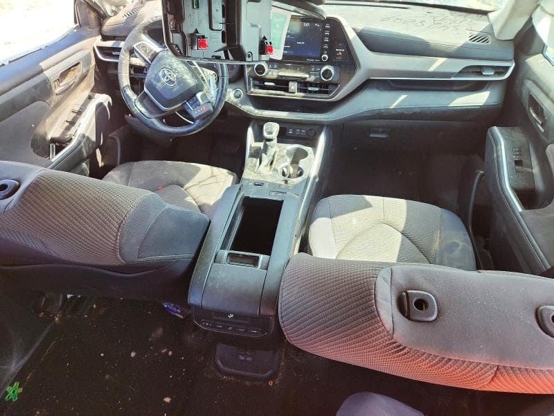 2022 TOYOTA HIGHLANDER LE 8