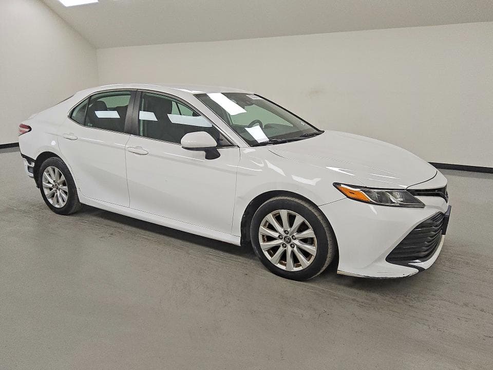 2020 TOYOTA CAMRY LE 4