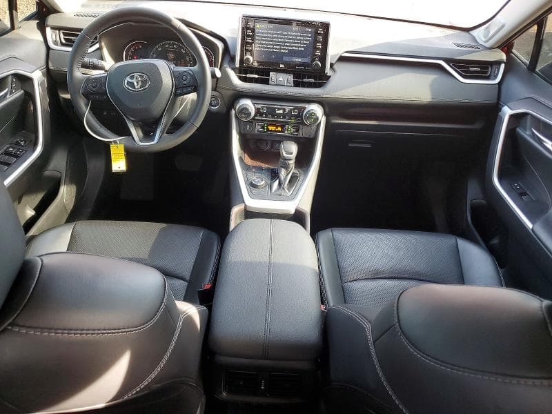 2020 TOYOTA RAV4 LIMITED 8