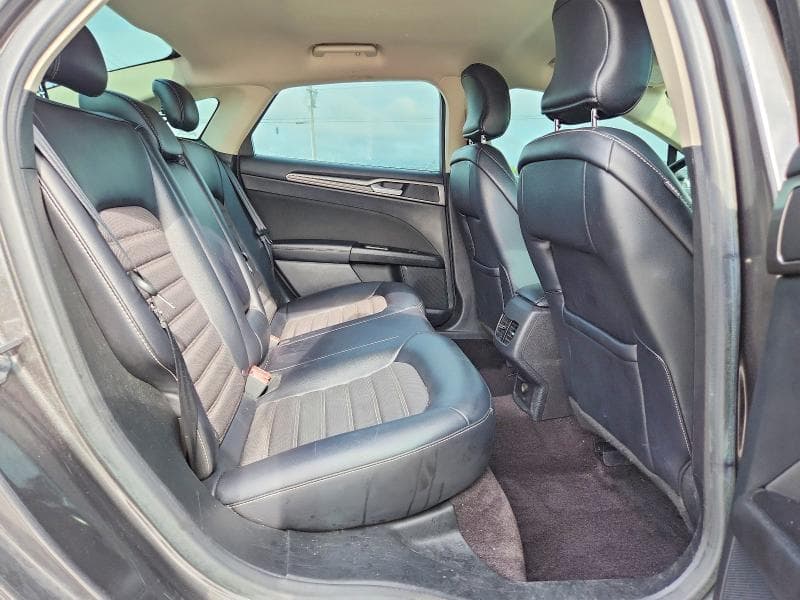 2017 FORD FUSION SE 10