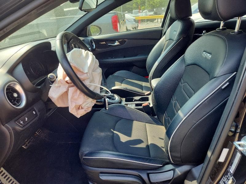 2023 KIA FORTE GT LINE 7