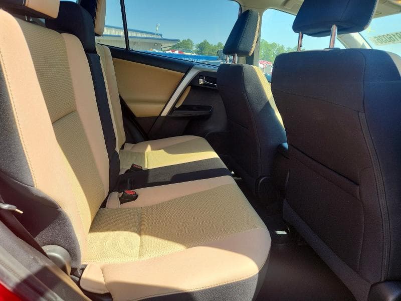 2017 TOYOTA RAV4 XLE 10