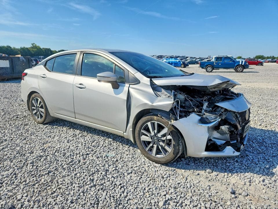 2020 NISSAN VERSA SV 4