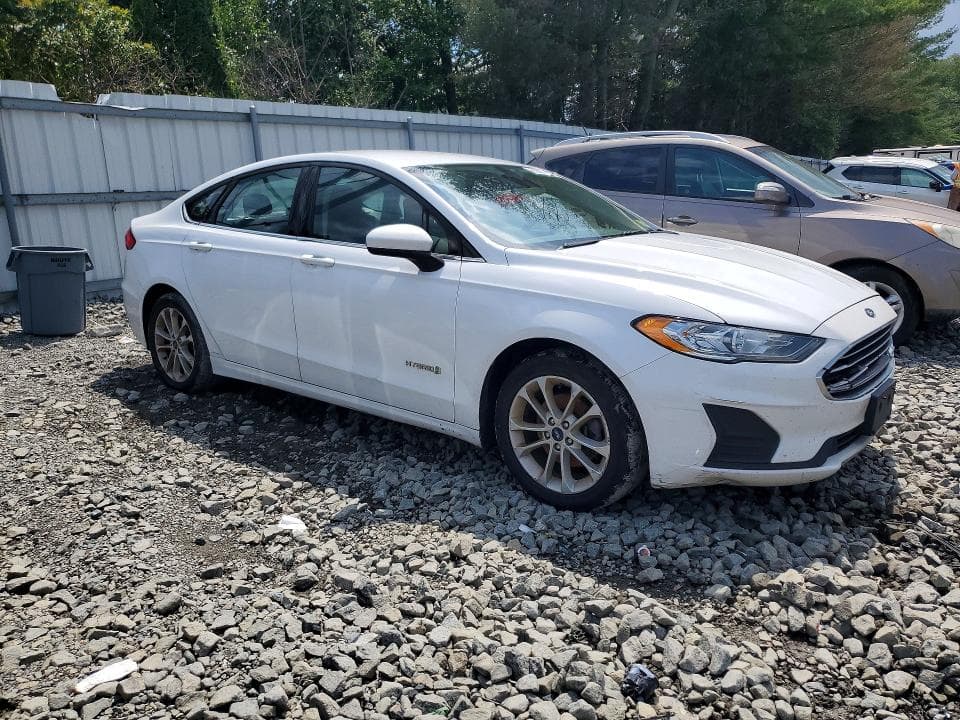 2019 FORD FUSION SE 4
